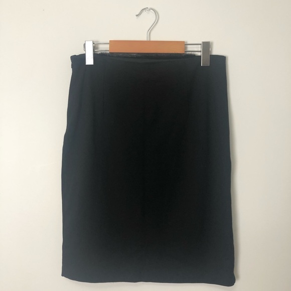 Classy Women’s skirt in Black - Picture 3 of 6